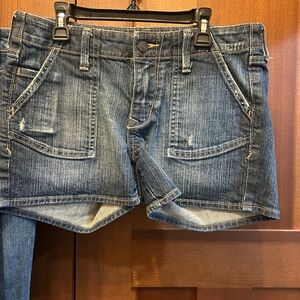 Old Navy Jean Shorts Womens Size 6 Denim